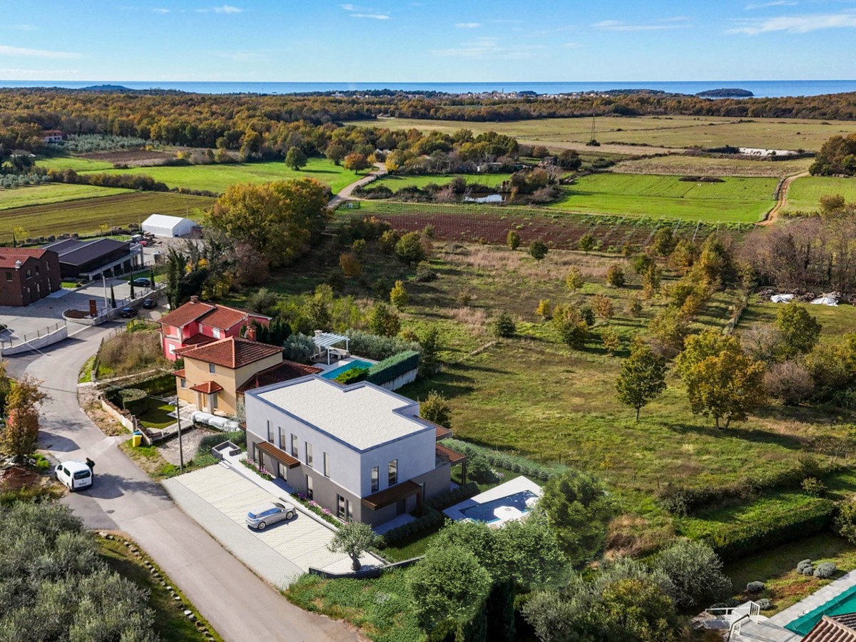 Appartamento con 2 camere da letto, a 3,5 km dal mare, piscina condominiale, vista mare!